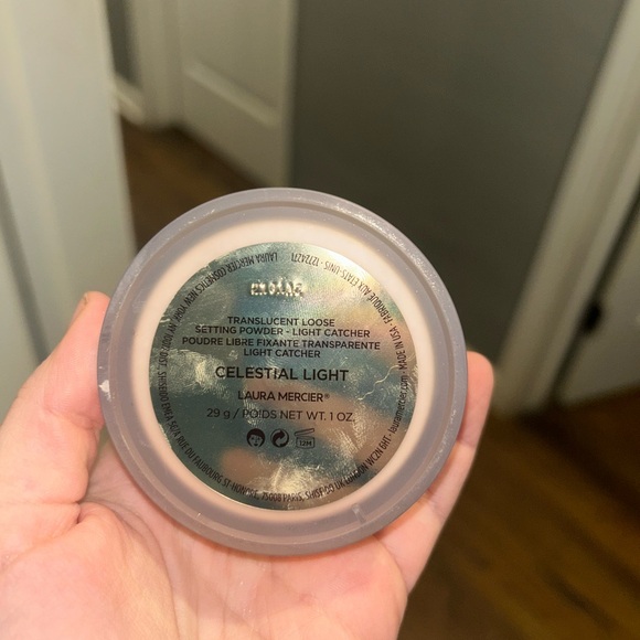 Laura Mercier Translucent Setting Powder - Picture 2 of 2